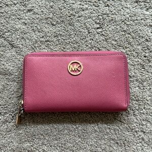 Michael Kors Fulton‎ Wallet and Phone Case